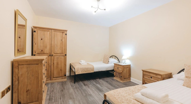 2 Bedroom Cottage in Dorrington, No Deposit, Varaa Lomakoti Mökit kohteessa Merseyside, Mökki