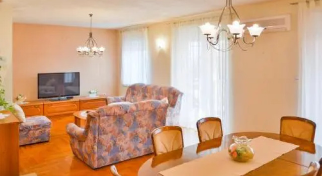 Apartment Karlo 1, Rezerwuj Apartament Senj 