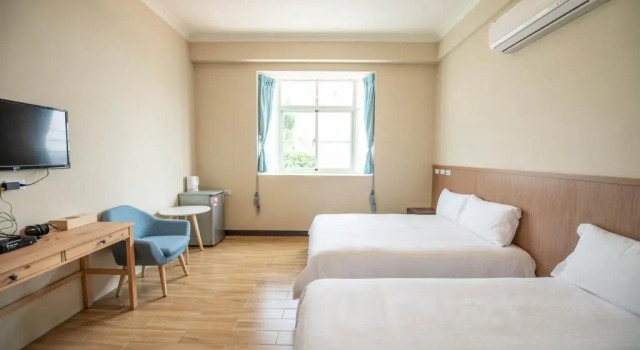 Четырёхместный номер Standard с видом на море Small Ryukyu Loju sunrise Inn