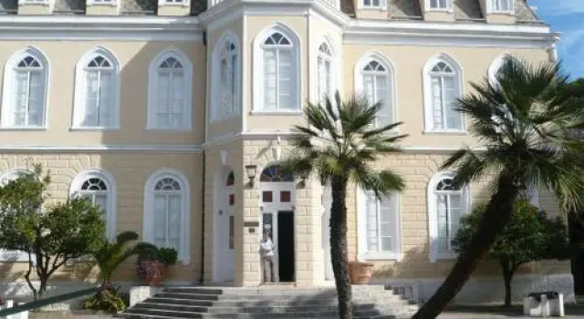 Bed and Breakfast Mediteran, Book Hotel Bar Bar County