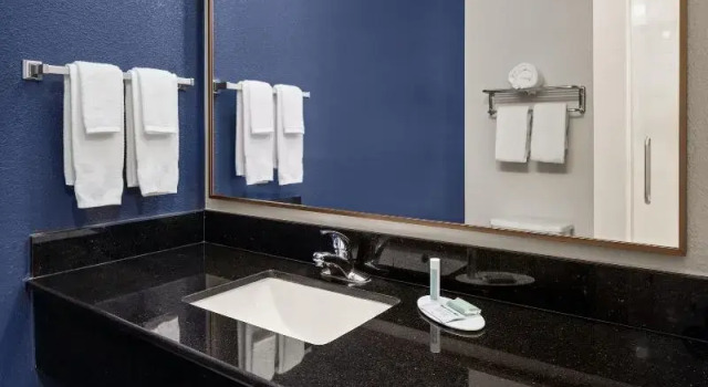 Двухместный люкс c 1 комнатой Fairfield Inn & Suites by Marriott Columbus East