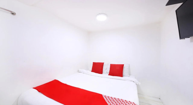 OYO 334 Everest Hotel, Забронировать Отель Отели Куала-Лумпура с бассейном, рядом с Площадь Мердека, Бассейн
