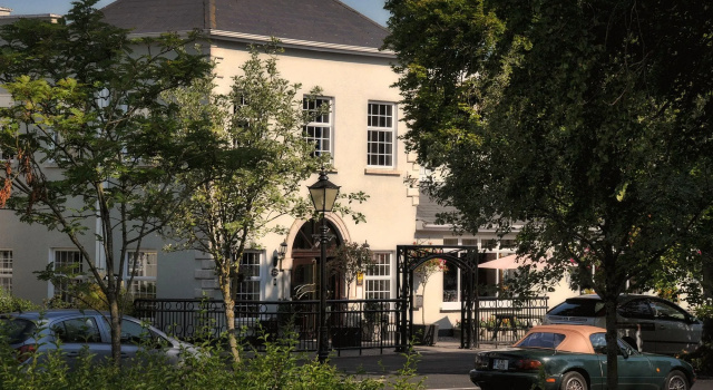 Woodford Dolmen Hotel