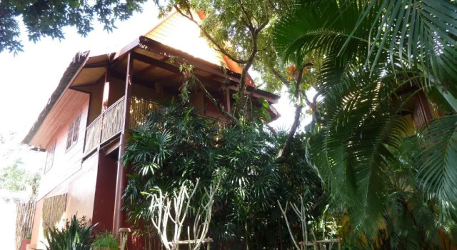 Бунгало Deluxe Old Trees House