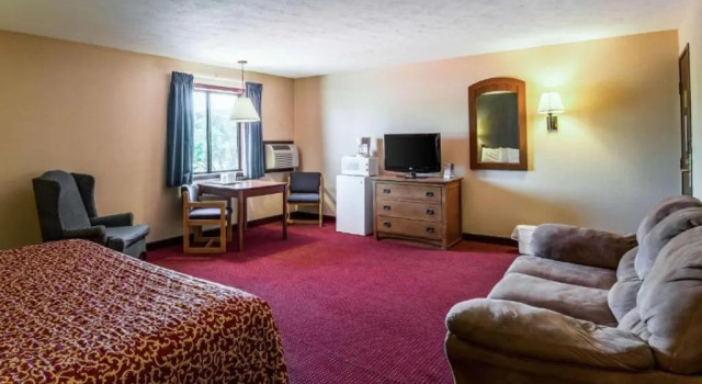 Двухместный люкс Econo Lodge Junction City I-70 Near Fort Riley