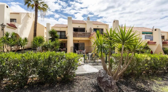 1 bedroom ground floor apartment, Book Apartment Hotels in Tenerife with Parking, Parking