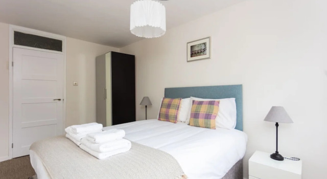 Spacious Central 3 Bedroom Apartment in Old Street, Varaa Huoneisto Asunnot kohteessa Merseyside, Huoneisto