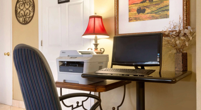 Super 8 by Wyndham Atlanta/Hartsfield Jackson Airport