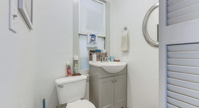 Коттедж Cozy Cottage w/ Patio < 2 Mi to Rockport Beach!