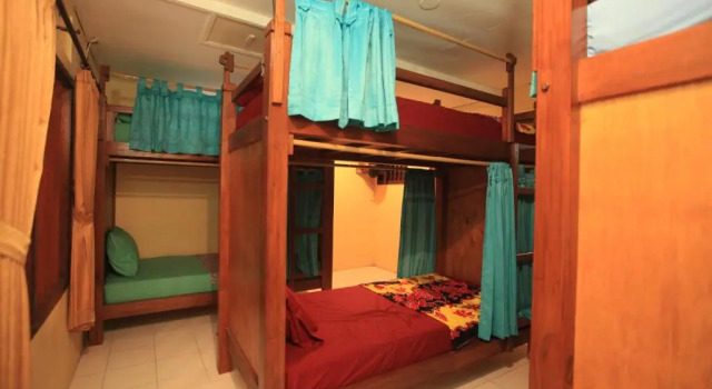 Кровать в общем номере Liang House and Hostel