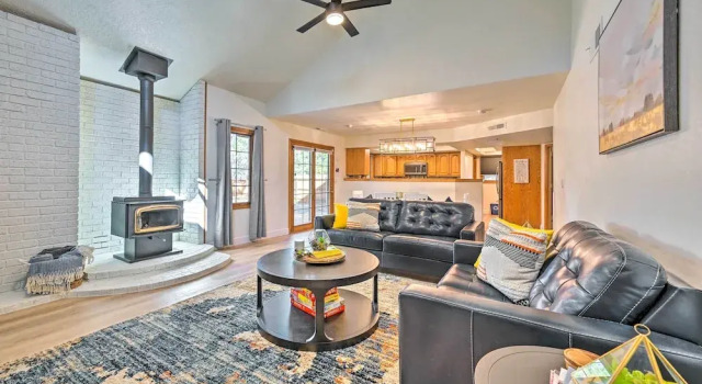 Spacious Flagstaff Home w/ Hot Tub & Grill!, Забронировать Дом для отпуска Флагстафф 