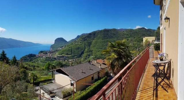 Casa Palanca 2 balcony lake view By Garda Domus Mea, Забронировать Апартаменты/квартира Тремозине-суль-Гарда Тренто