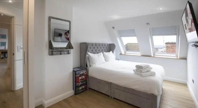 WS Flat 4 in Swindon, Забронировать Отель Отели Суиндон с парковкой, рядом с The Energy Check County Ground, Парковка