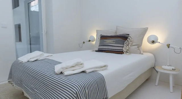 Апартаменты с 2 комнатами с балконом Sbra01 · Hidden Gem Apartment Design · Wifi · Netflix