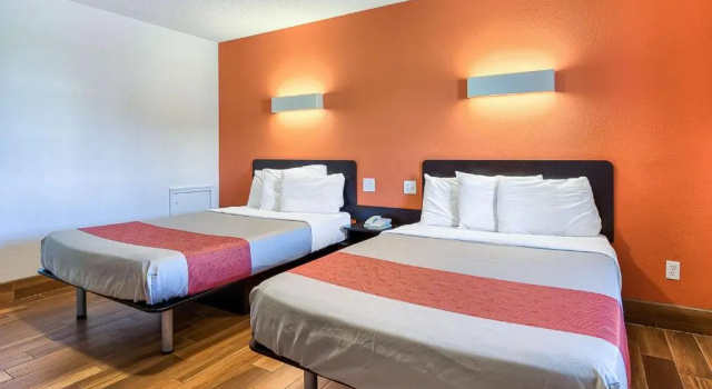 Четырёхместный номер Standard Motel 6-Harrisonburg, VA - South