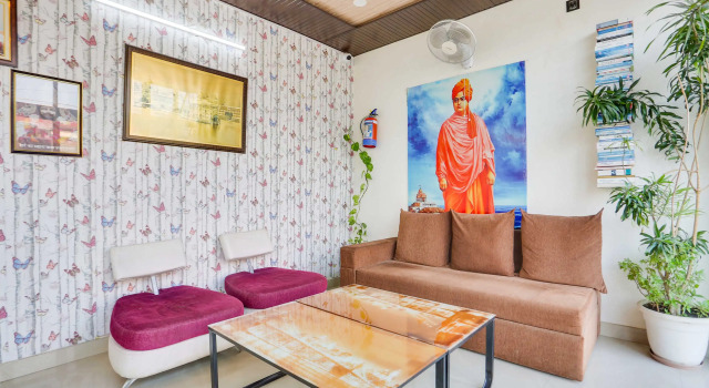 Collection O Jamrani, Rezervovat Hotel Haldwāni Uttarakhand