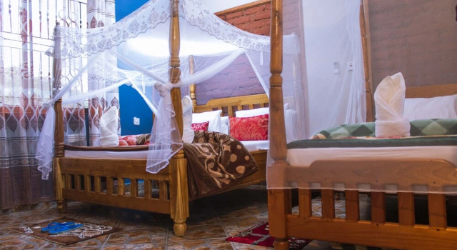 Трёхместный семейный номер Standard с балконом Mantis Lodge & Camping Site