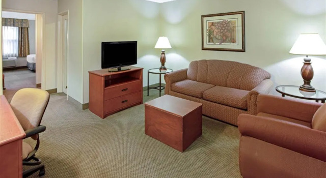 La Quinta By Wyndham Appleton College Avenue
