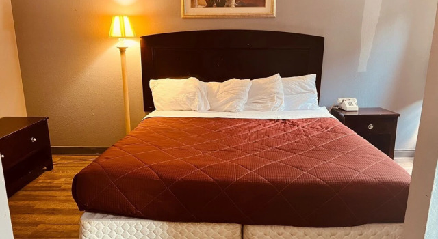 Люкс Palace Inn & Suites - Newport News/Jefferson Ave