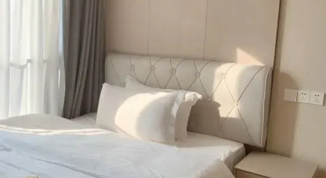 Люкс Luxury Yijin International Apartment (Qiaotou Subway Station)