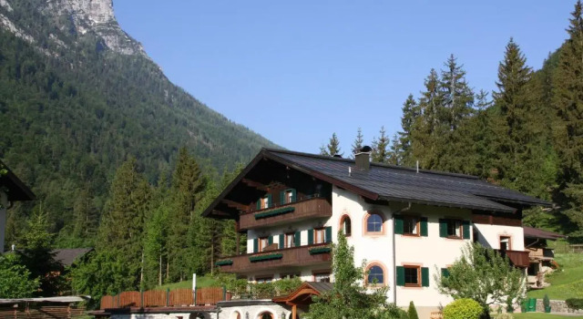 Pension Sonneck, Rezerwuj Hotel Hotele w Salzburg z parkingiem, Parking