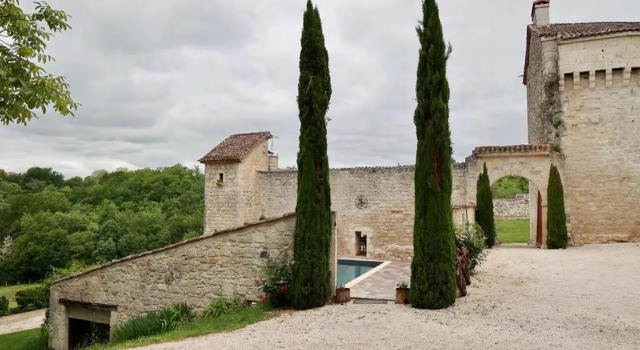 Коттедж c 1 комнатой Château de Pleneselve
