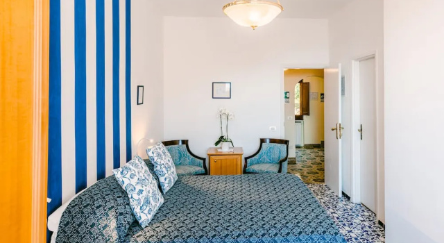 Номер Deluxe с балконом HOTEL ZINTONIO