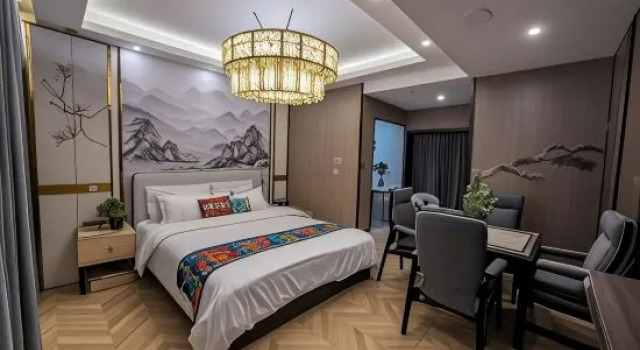 Люкс Comfort Qifeng Guli Light Luxury Homestay (Kaifeng Qingming Shanghe Garden Gulou Square Branch)
