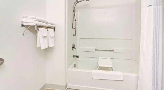 Standard- firedobbelt værelse Days Inn & Suites by Wyndham Greeley