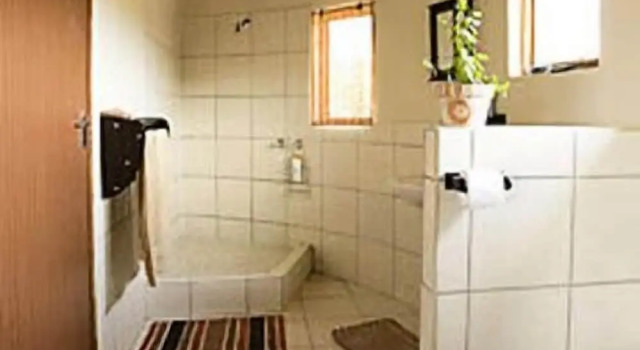 Коттедж Yekelela Play & Guest Farm