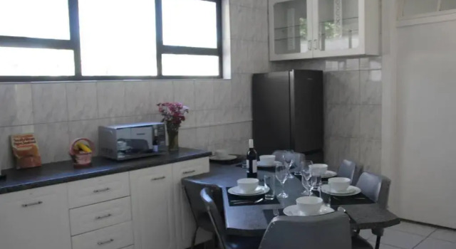 Вилла 3 on 5: Houghton 3 Bedroom Home