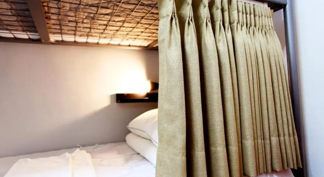 Кровать в общем номере (женский номер) Navel Orange Hostel