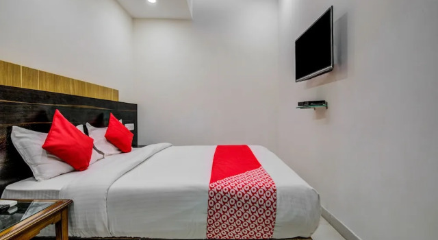 OYO 18542 Petals Inn, Забронировать Отель Недорогие отели штата Карнатаки, недорого