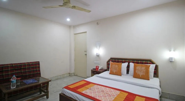 OYO 10400 Hotel The Ambassador