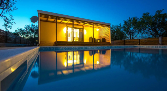 Poolincluded Holiday Home Relax, Забронировать Отель Отели и гостиницы Донье-Раштане, Отель