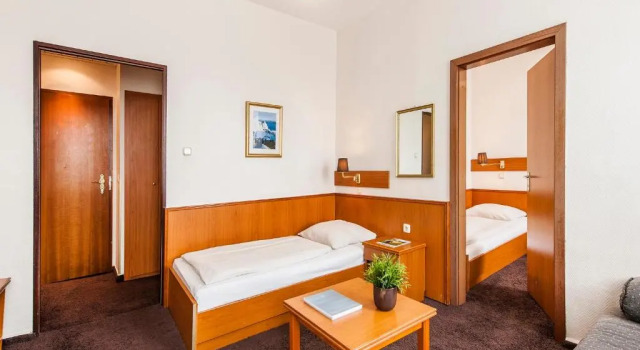 Четырёхместный номер Standard Hotel Jensen