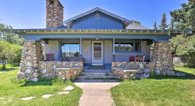 Коттедж Walk to Downtown: Custer Retreat w/ Fire Pit!