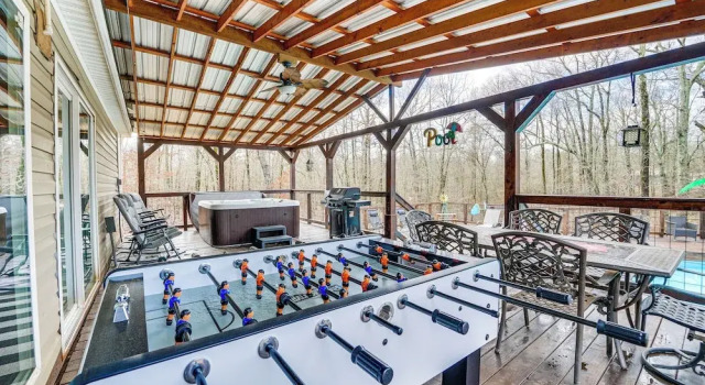 Коттедж Pet-friendly Home w/ Deck in Broken Bow!