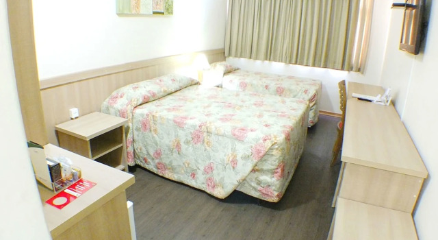 Трёхместный номер Standard Hotel Golden Park Curitiba By Nacional Inn