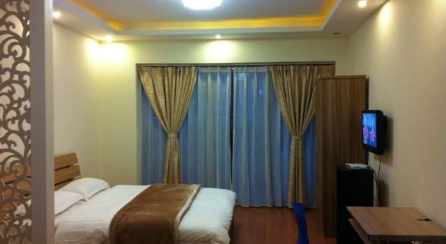 Kunming IC Holiday SOHO Hotel, Rezerwuj Hotel Hotele w Kunming z parkingiem, w pobliżu Kunming North Railway Station, Parking