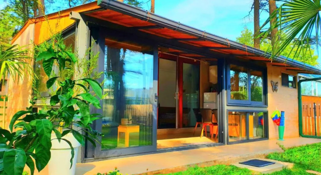 Коттедж c 1 комнатой House & Yard Sesil XS 60m to beach