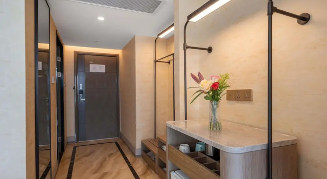 Четырёхместный номер Deluxe Mercure Chongqing Downtown