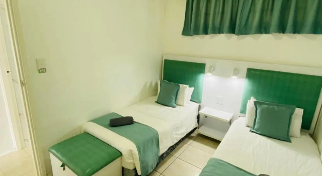 Апартаменты Deluxe Breakers Resort Apartments