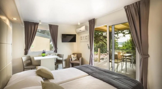 Krk Premium Camping Resort by Valamar, Varaa Leirintäalue Hotellit Kvarner Islands uima-altaalla, Uima-allas