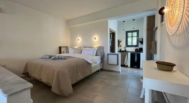 Студия IONISO Boutique Hotel