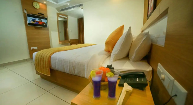 Sree Varshavilas Regency, Book Hotel Guruvayur New Delhi
