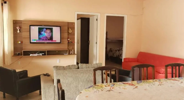 Casa em Bombinhas zimbros, Забронировать Отель Бомбиньяс Санта-Катарина, рядом с Пляж Morrinhos