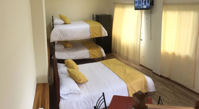Tababela Airport B&B, Забронировать Отель «постель и завтрак» Отели Табабела 3 звезды, 3*