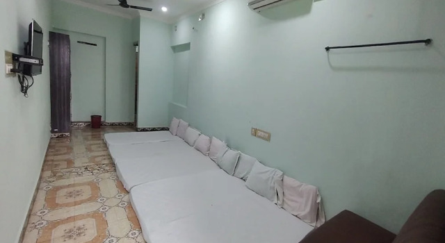 Номер Executive Sri Sivalakshmi AC Guest House