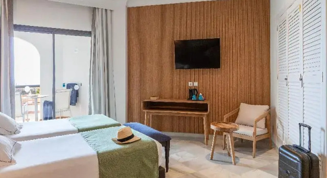 Двухместный номер Standard c 1 комнатой с видом на океан Hotel Duque de Najera